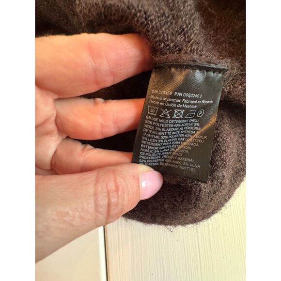 H&M Brown Cozy Knit Sweater Medium Soft Crewneck Relaxed Minimalist Fall Winter - Picture 4 of 5